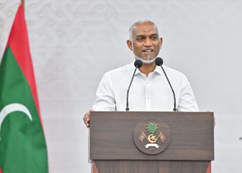 އިސްކަންދޭނީ ރައްޔިތުންގެ ލާބައަށް، އަމާޒަކީ ރައްޔިތުންނާއެކު ދެމިތިބުން: ރައީސް
