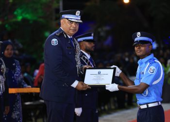 ފުލުހުންގެ ޔުނީފޯމަކީ ޒިންމާތަކާއެކު ކޮނޑުގައި އެޅިފައިވާ ވާޖިބެއްގެ ނިޝާން: ސީޕީ