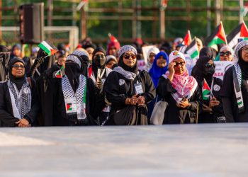 ފަލަސްތީނުގެ ދިފާއުގައި އެތައް ހާސް ބަޔަކު ނިކުމެ ގައުމީ ބޮޑު އެއްވުމެއް ބާއްވައިފި