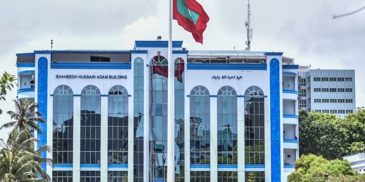 ވަގު ސެޓްފިކެޓު ހުށަހެޅުން އިތުރުވެ، ފުލުހުން ކަންބޮޑުވުން ފާޅުކޮށްފި