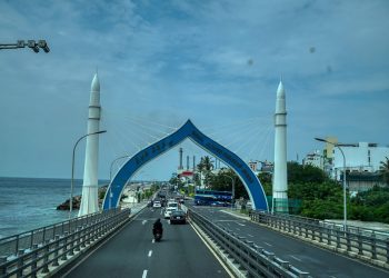 ފުލް-ސްކޭލް އިމަޖެންސީ އެކްސަސައިޒާ ގުޅިގެން މާދަމާ ސިނަމާލެ ބުރިޖުގެ އެއް ލޭނު ބަންދުކުރަނީ