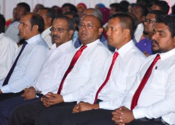 އެމްއެލްއެސްޑީޕީ އިއާދަކޮށް، ސިޔާސީ ޕާޓީތަކުގެ ދަފްތަރުގައި ހިމަނައިފި