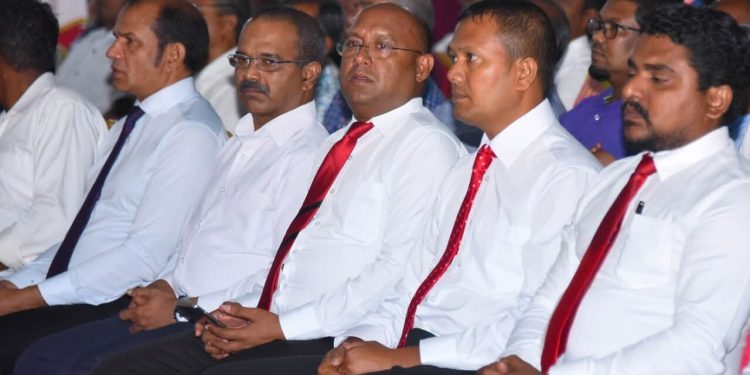 އެމްއެލްއެސްޑީޕީ އިއާދަކޮށް، ސިޔާސީ ޕާޓީތަކުގެ ދަފްތަރުގައި ހިމަނައިފި