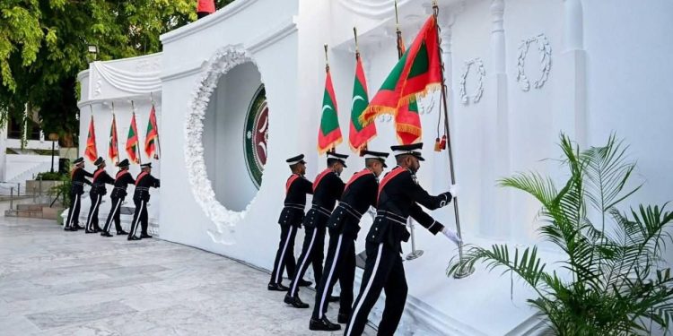 ނޮވެންބަރު 3ގެ ހަނދާނީ ބިނާގައި ދިދަ ޖެހުމާއި ގާޑް މައުންޓްކޮށްފި