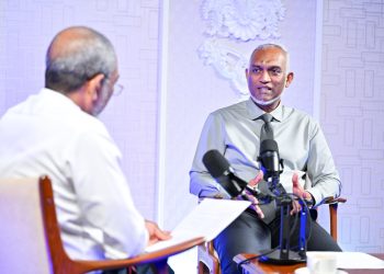ނޮވެންބަރު 3ގައި ޤައުމު ދިފާއުކޮށް ދިނީ އަލިރަސްގެފާނާއި ބޮޑުތަކުރުފާނާއި ދޮންބަންޑާރައިން ފަދައިން- ރައީސް