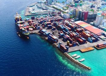 ސެޓްފިކެޓާ ނުލައި ކާބޯތަކެތީގެ ޝިޕްމަންޓަށް ކްލިއަރެންސް ދިން ދެ މުވައްޒަފަކަށް ދައުވާކޮށްފި