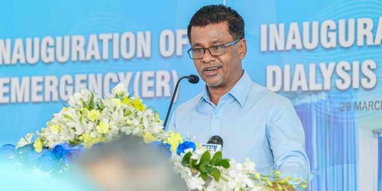 ޞިއްޙީ ސިޔާސަތު ތަންފީޒުކުރަނީ ރައްޔިތުންނަށް ލުއިވާގޮތަށް: ވަޒީރު ނާޡިމް