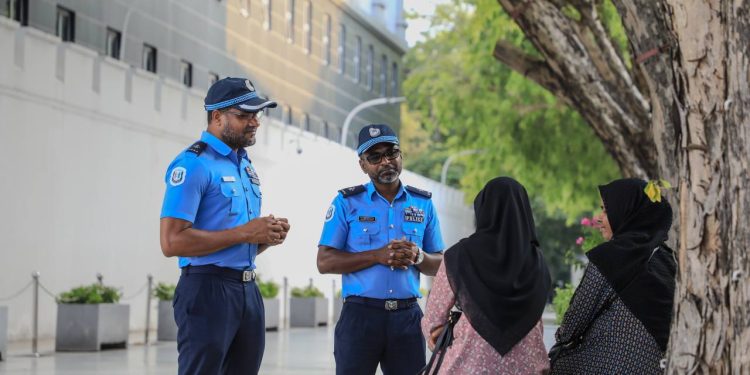 ޒާތީ މައުލޫމާތާއި ފޮޓޯ ބޭނުންކޮށް ބިރުދެއްކުން އިތުރުވަމުންދާތީ ސަމާލުވުމަށް ފުލުހުން އިލްތިމާސްކޮށްފި