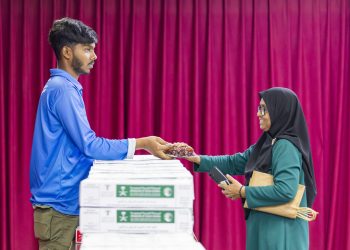 ސައުދީން ރާއްޖެއަށް ހަދިޔާކުރި 50 ޓަނުގެ ކަދުރު ބަހަން ފަށައިފި
