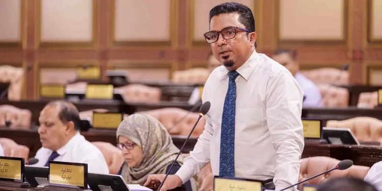 ވިތުހޯލްޑިން ޓެކްސް ދެ ގުނަ ބޮޑުކުރަން މަޖިލީހަށް ހުށަހަޅައިފި