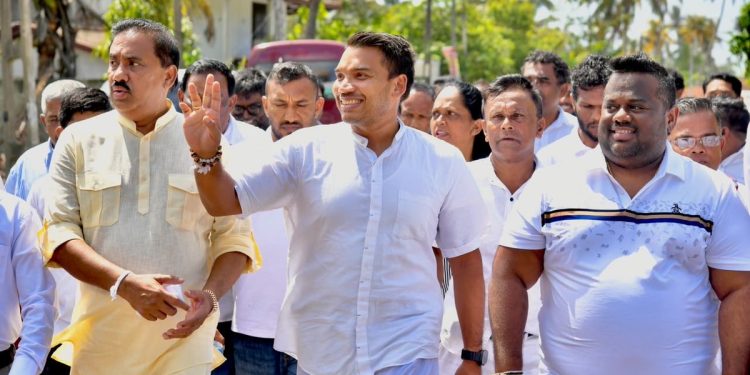 ކޮރަޕްޝަންގެ މައްސަލައެއްގައި ނަމާލް ރާޖަޕަކްސަ ހައްޔަރުކޮށްފި