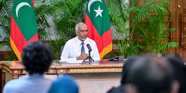 ރިސޯޓެއްގެ މަސައްކަތް ފެށި ރައީސްގެ އާއިލީ ބޭފުޅާ މަގާމުން ވަކިކުރައްވައިފި
