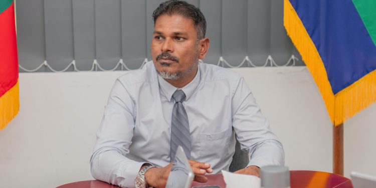 ބިންތަކެއް ދިން މައްސަލައިގައި ތިނަދޫ މޭޔަރުގެ މައްޗަށް ދައުވާކުރަނީ
